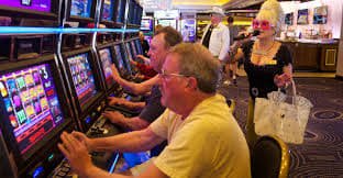 Super Gaming casino lobby showing live dealer tables and slots for Filipino players